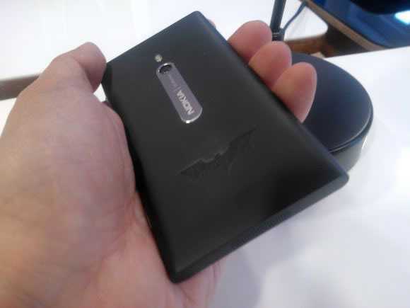 Nokia unveils Batman Dark Knight Rises limited edition Lumia 800