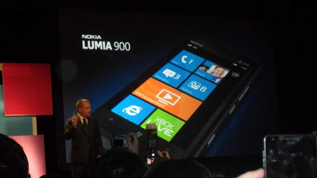 Lumia 900 being announced at the CES